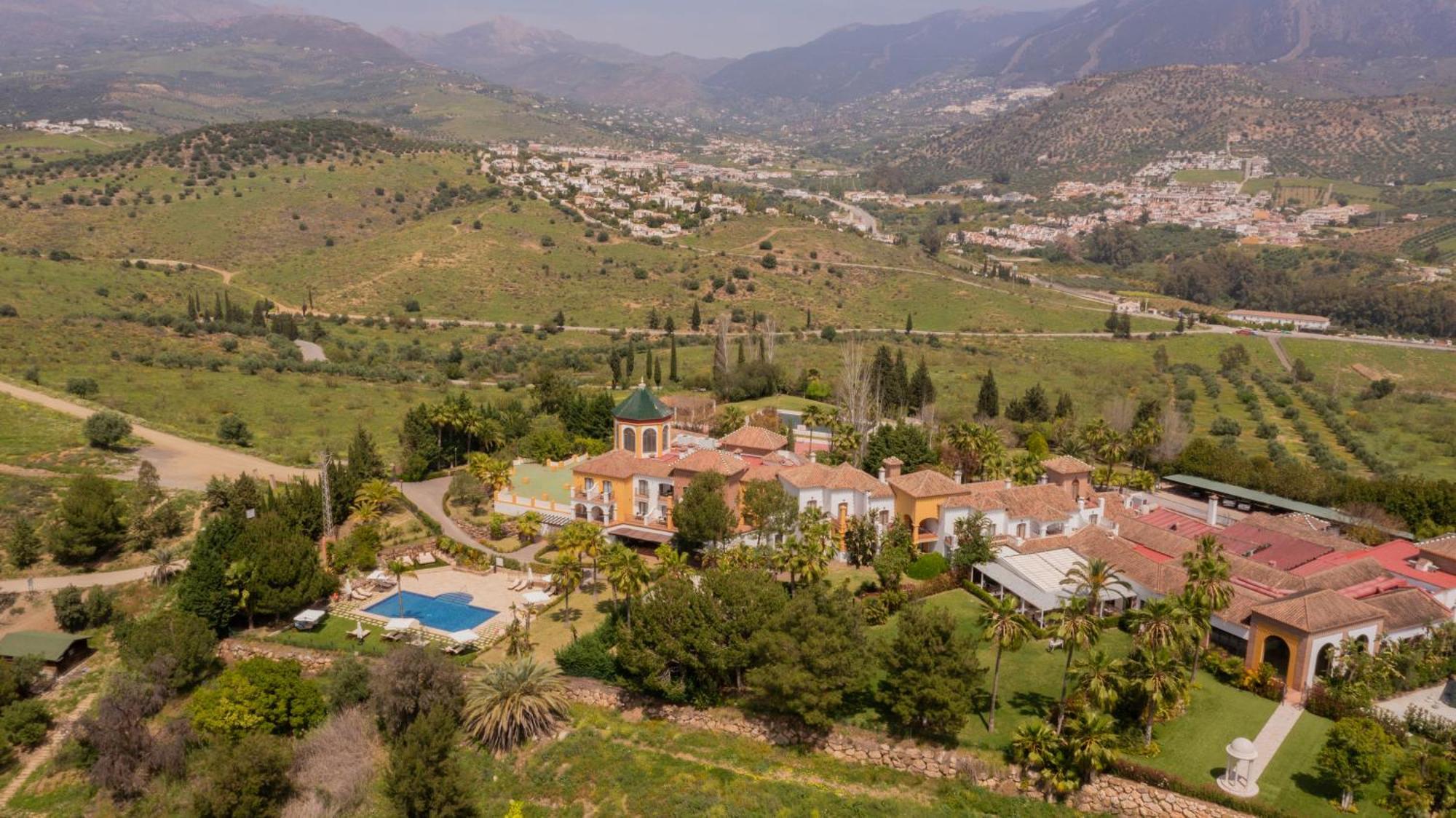 B Bou Hotel La Vinuela & Spa Экстерьер фото